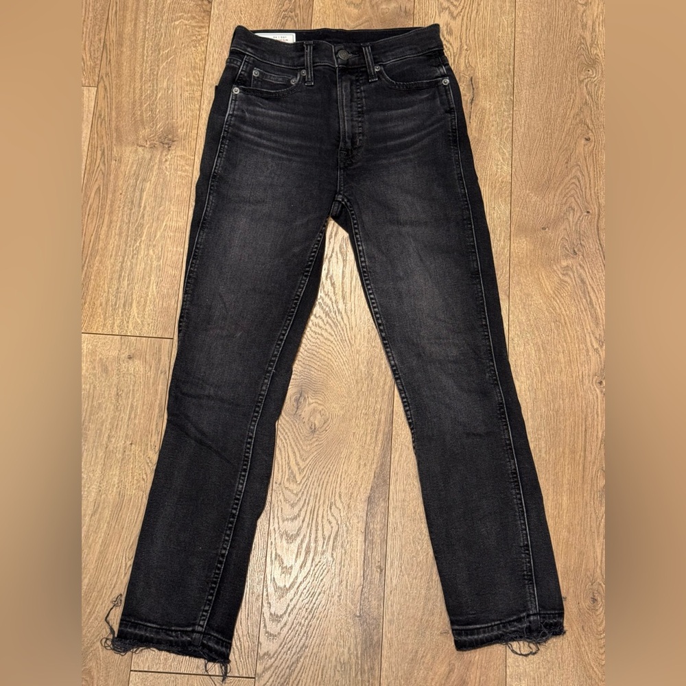 GAP Women’s Black Vintage Slim High Rise Jeans with Raw Hem